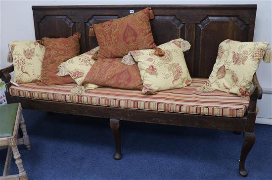 A George III oak settle W.183cm